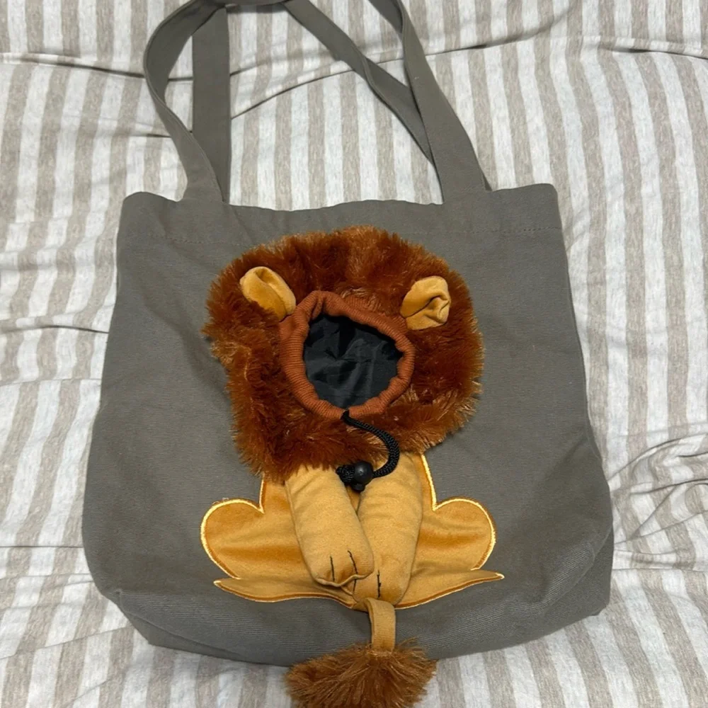 Lion pet tote bag -seen on TikTok
